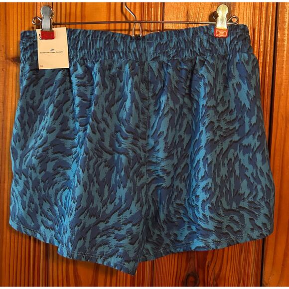 Brand new women’s Nike running shorts with built in underwear size XL - Picture 2 of 3